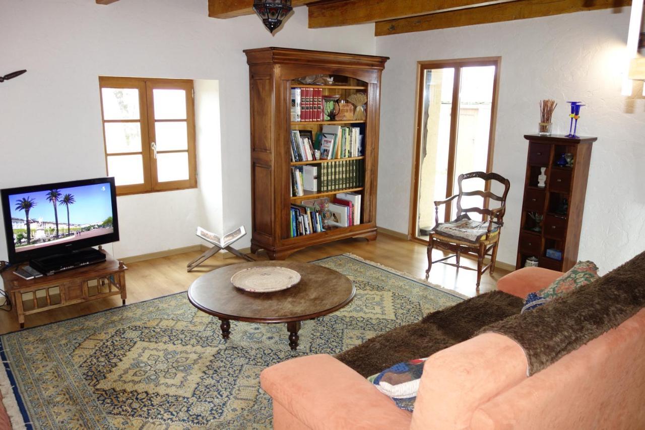 Maison sur la colline cheminée WIFI proche Thermes Aubin  Extérieur photo