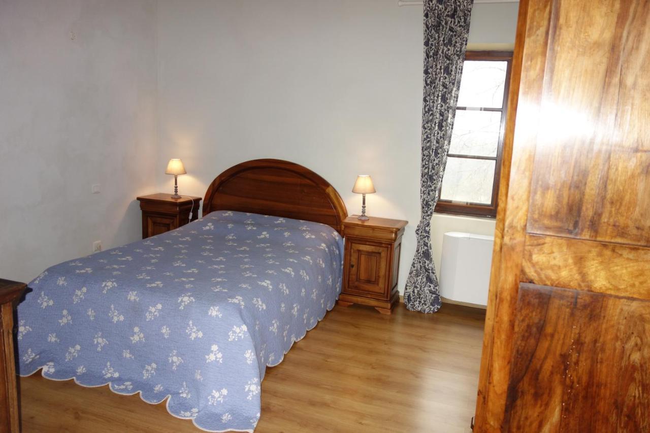Maison sur la colline cheminée WIFI proche Thermes Aubin  Extérieur photo