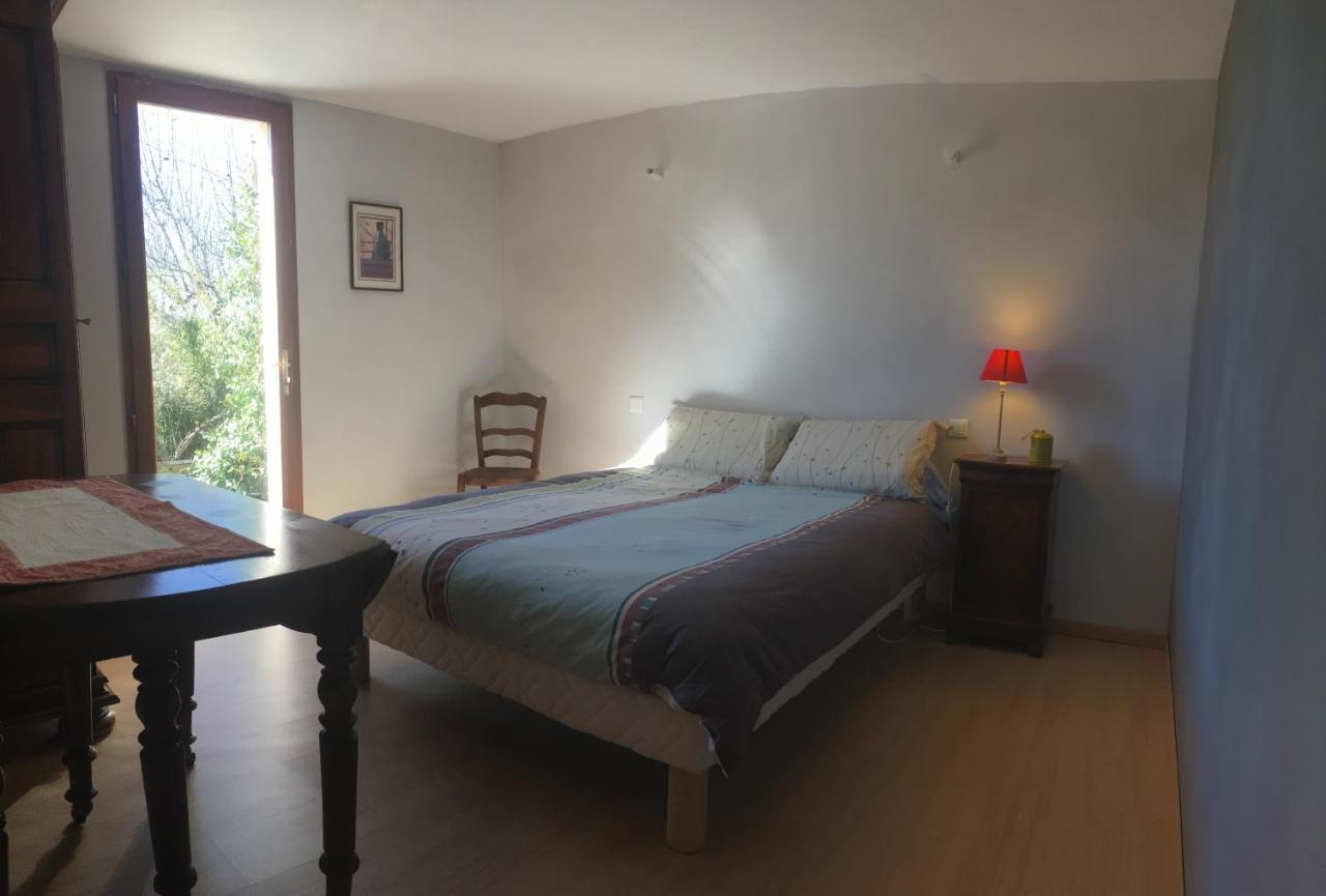 Maison sur la colline cheminée WIFI proche Thermes Aubin  Extérieur photo